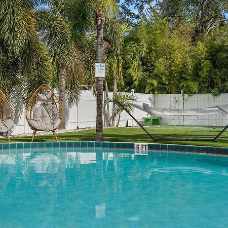 1K Bed Studio Apt With Shared Pool 02 クリアウォーター エクステリア 写真
