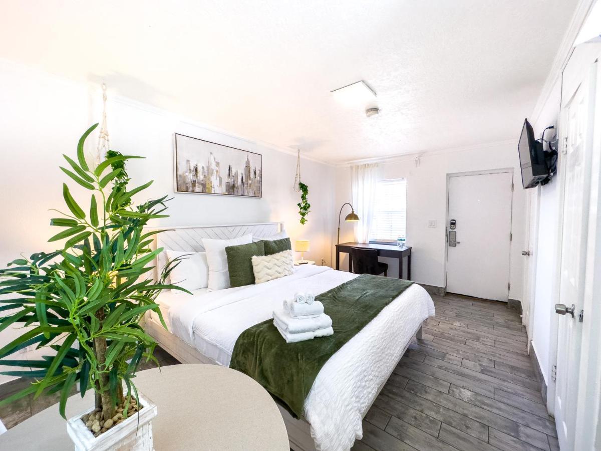 1K Bed Studio Apt With Shared Pool 02 クリアウォーター エクステリア 写真