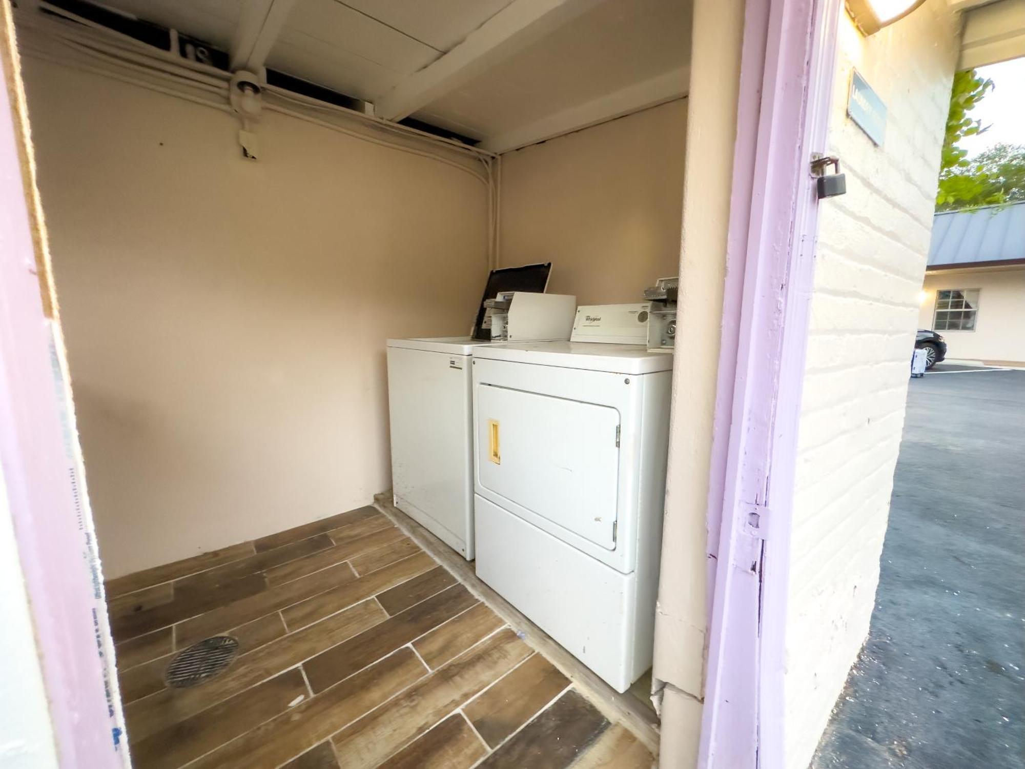 1K Bed Studio Apt With Shared Pool 02 クリアウォーター エクステリア 写真