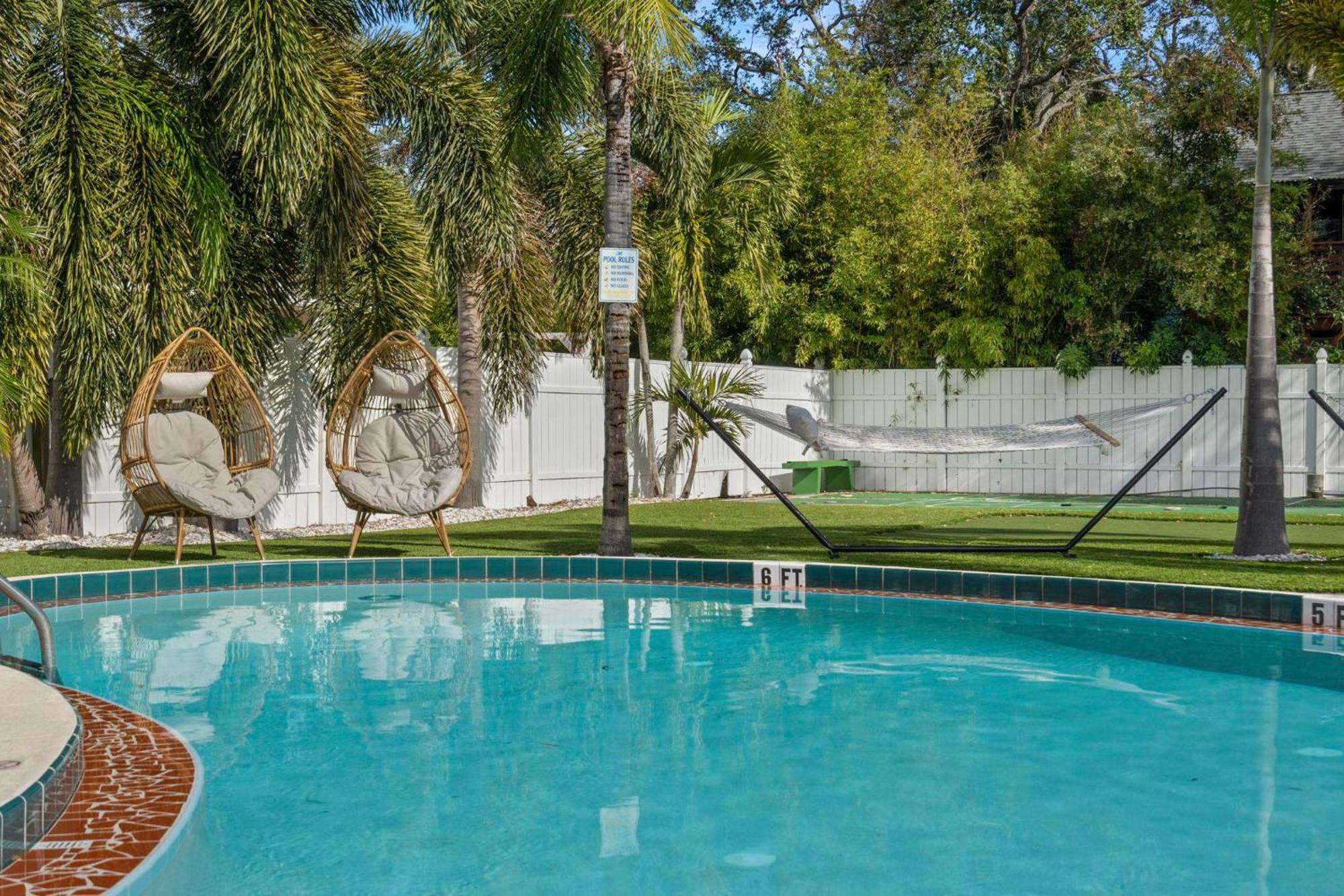 1K Bed Studio Apt With Shared Pool 02 クリアウォーター エクステリア 写真